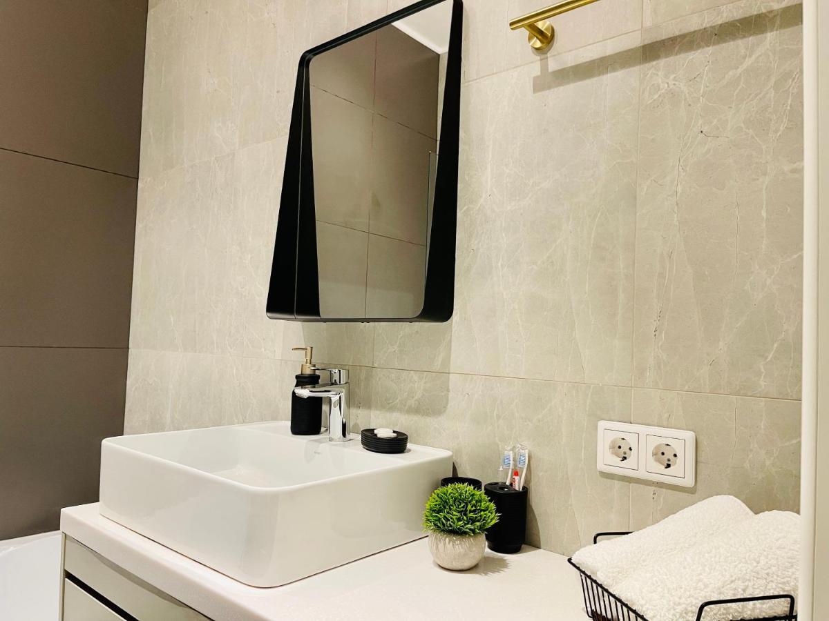 Уютная Стильная Квартира Возле Центрального Парка Горького! Appartement Alma-Ata Buitenkant foto