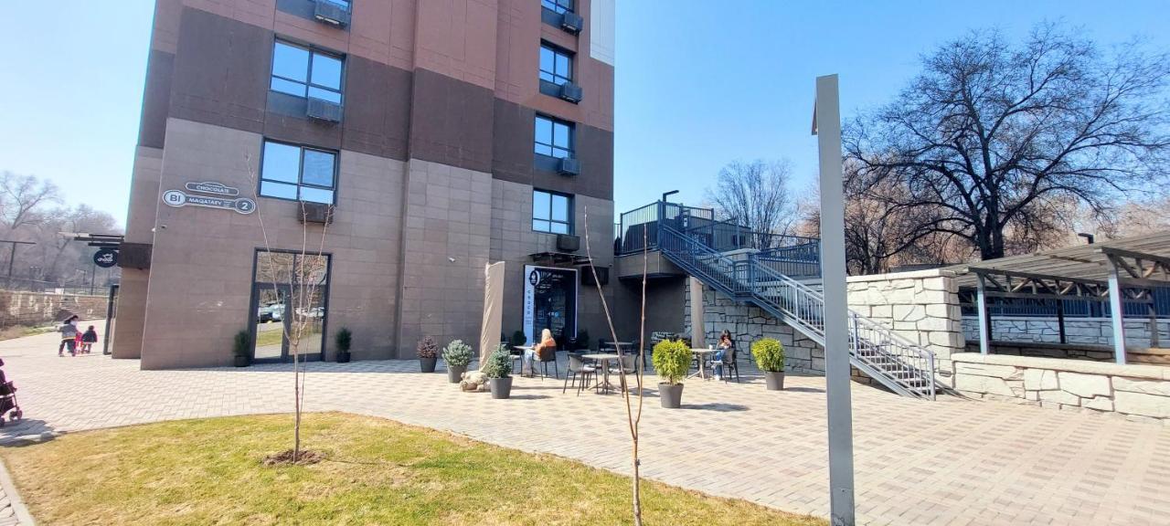 Уютная Стильная Квартира Возле Центрального Парка Горького! Appartement Alma-Ata Buitenkant foto